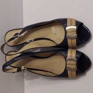 ‼️3 for $40‼️  Naturalizer Navy Blue/Taupe Peep Toe Block Heel Leather Sandals